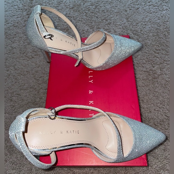 Kelly & Katie Pump - Picture 3 of 5